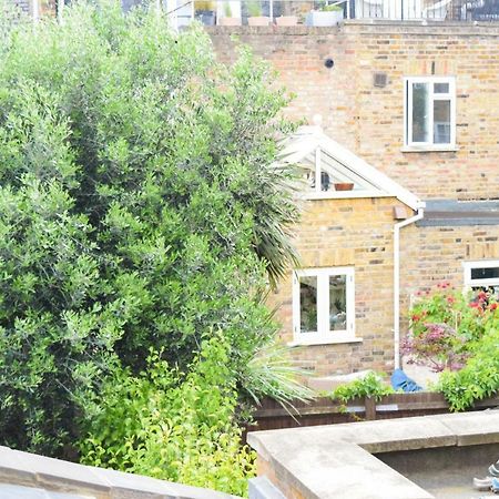3 Bedroom Family House With A Superb Kitchen And Garden Londres Exterior foto