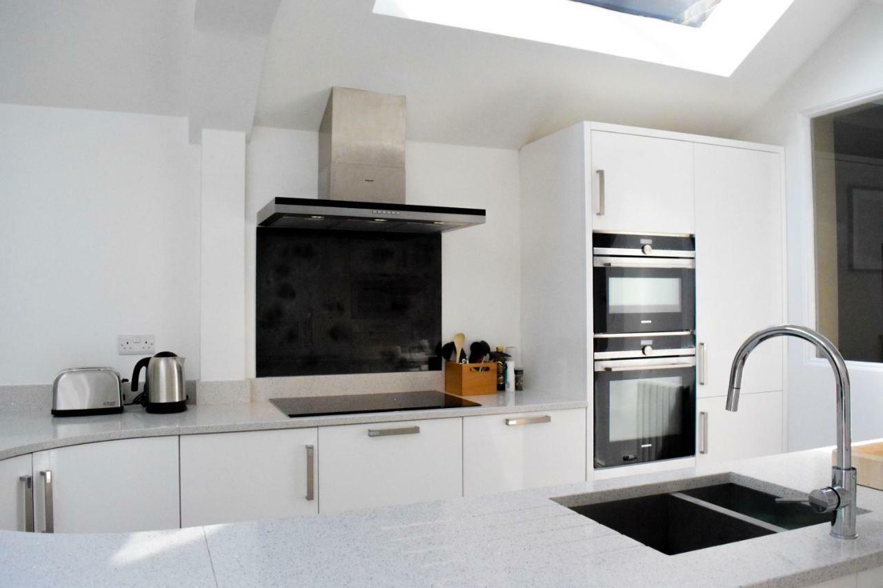 3 Bedroom Family House With A Superb Kitchen And Garden Londres Exterior foto